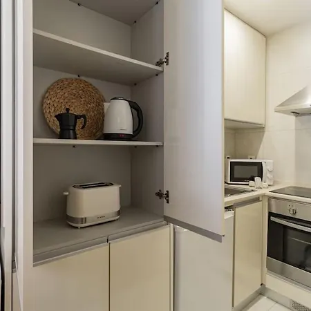Comfy Apartment In City Center Porto Exterior photo
